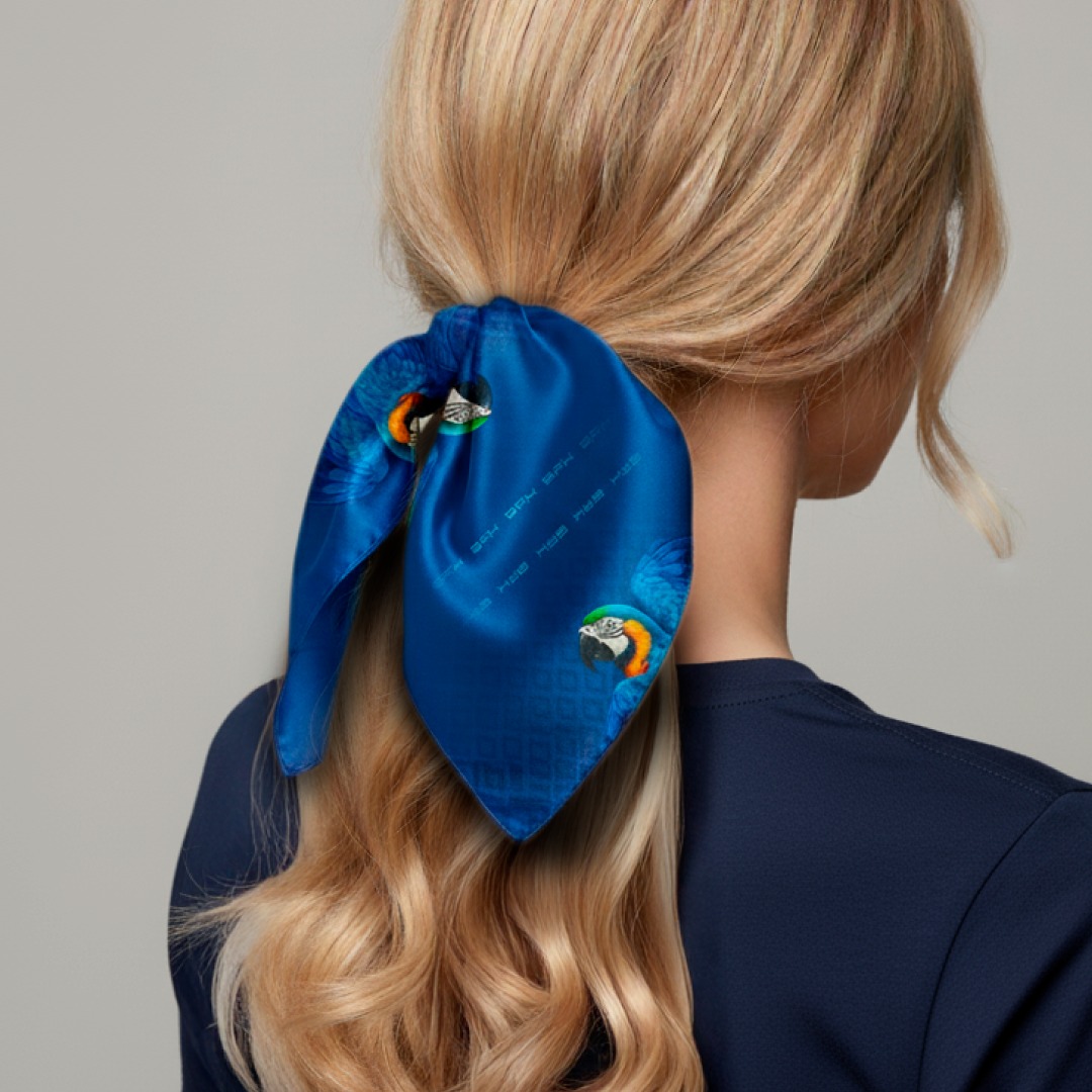 Lenço usado para prender o cabelo como um rabo de cavalo.